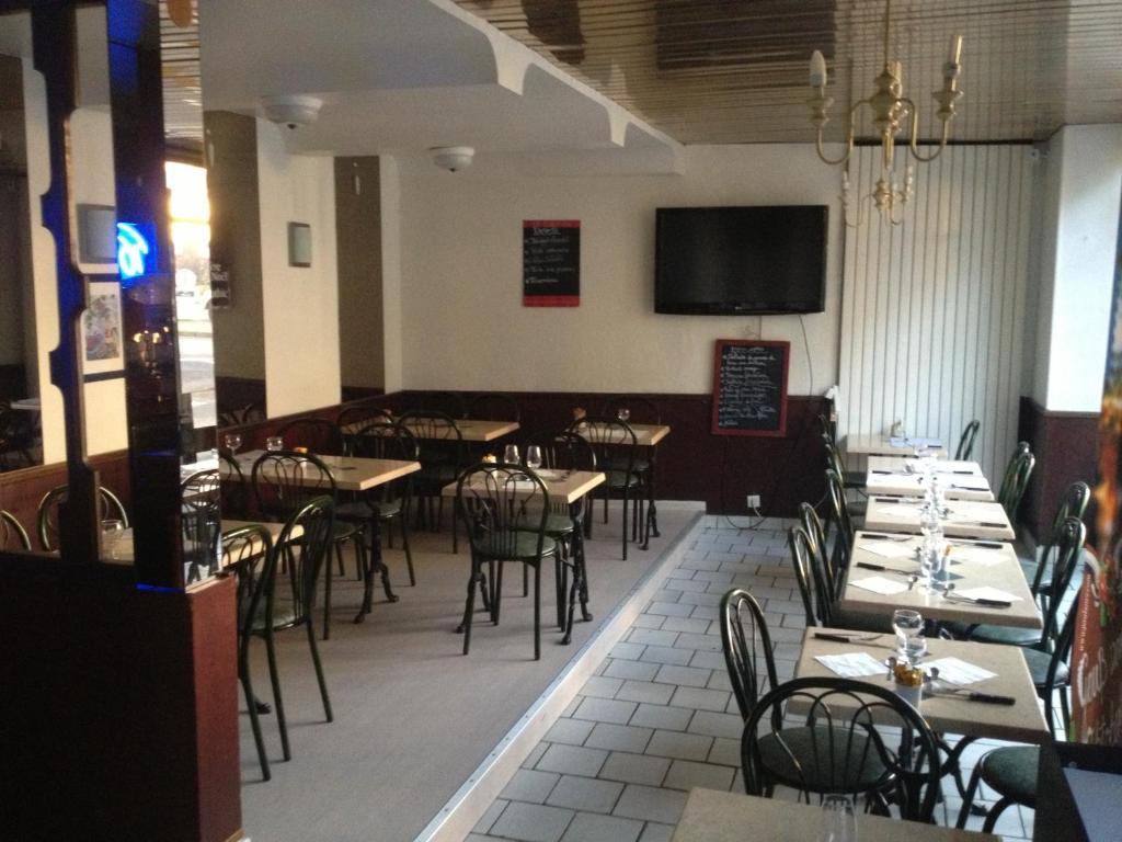 Hotel Le Fecamp Болбек Екстериор снимка