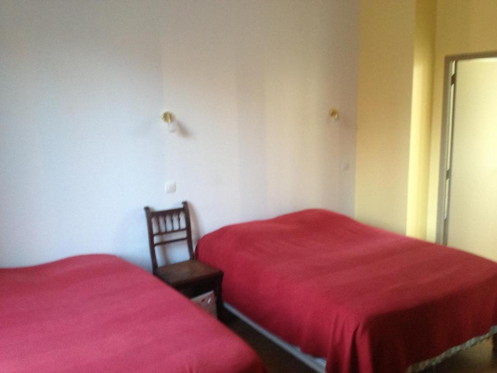 Hotel Le Fecamp Болбек Стая снимка