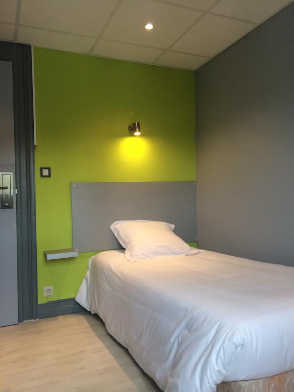Hotel Le Fecamp Болбек Екстериор снимка
