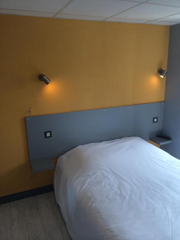 Hotel Le Fecamp Болбек Стая снимка