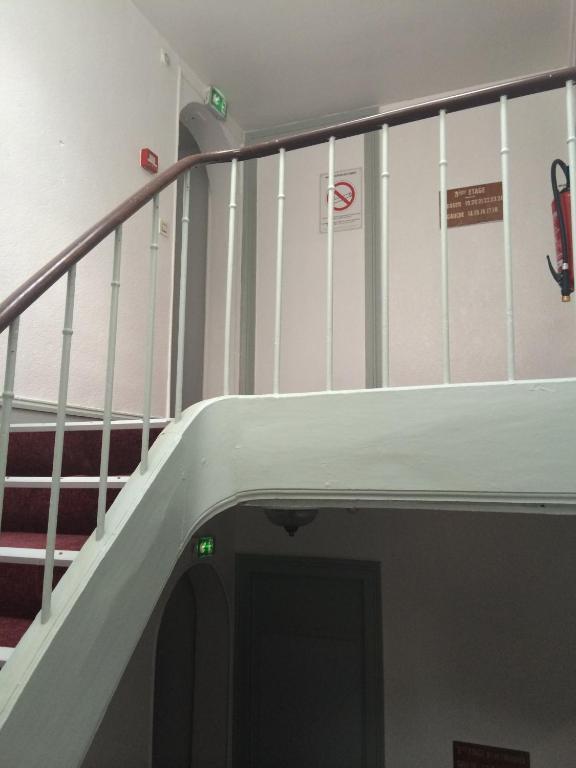 Hotel Le Fecamp Болбек Екстериор снимка
