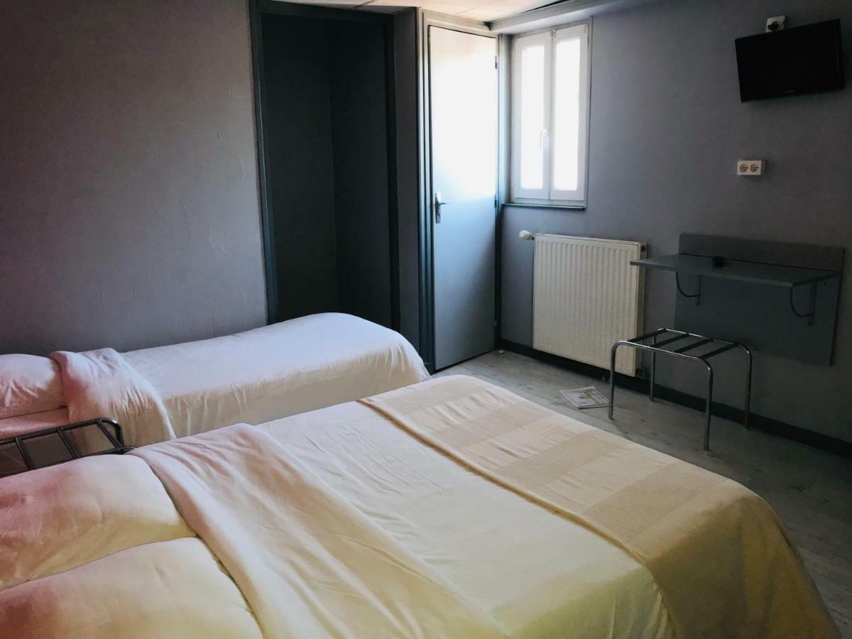 Hotel Le Fecamp Болбек Екстериор снимка