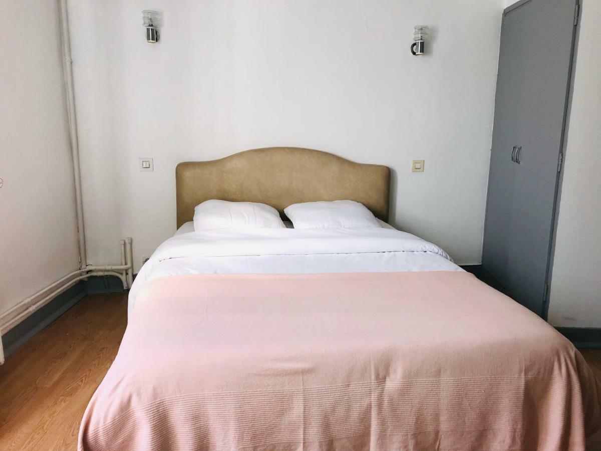 Hotel Le Fecamp Болбек Екстериор снимка
