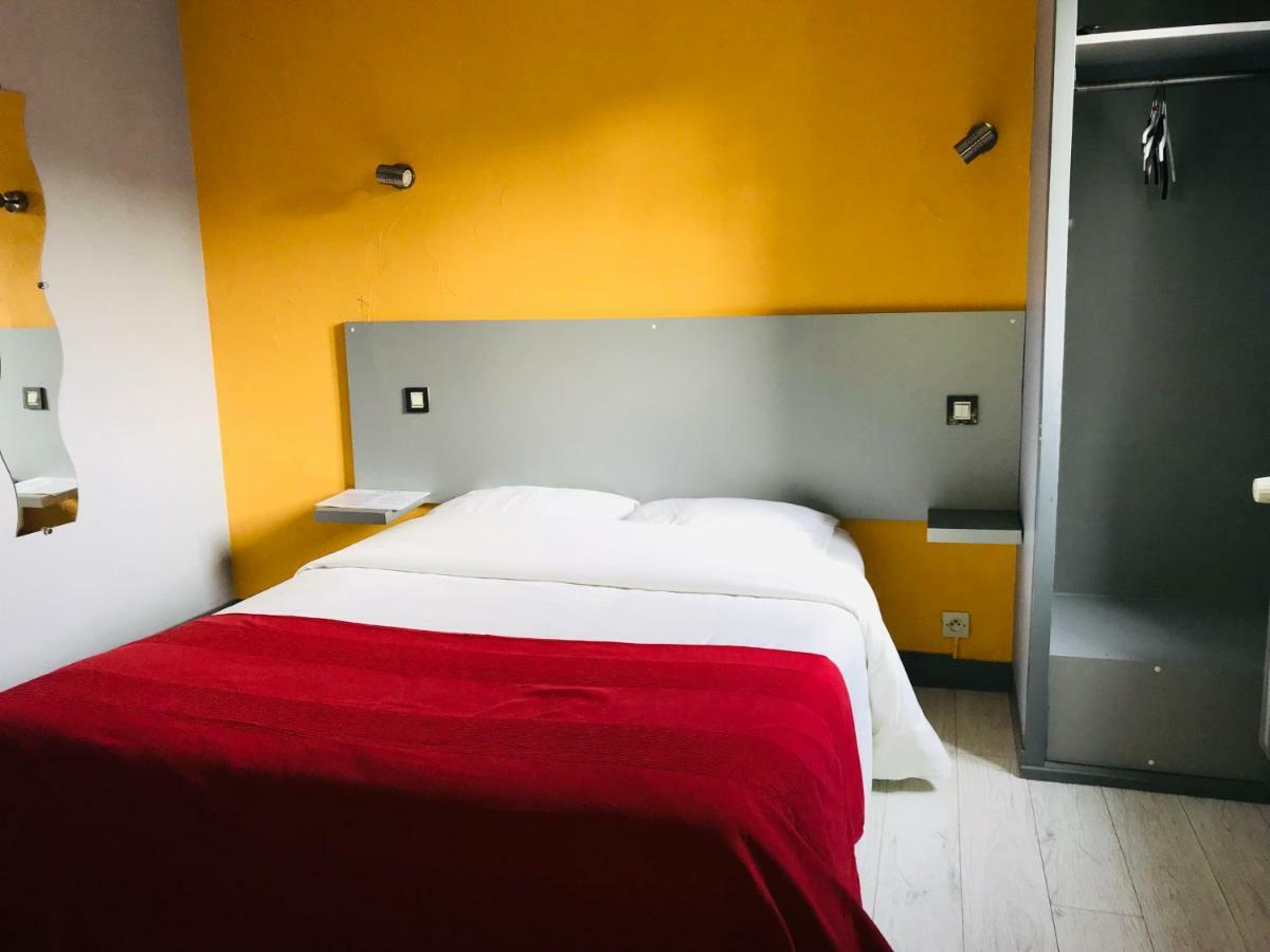 Hotel Le Fecamp Болбек Екстериор снимка