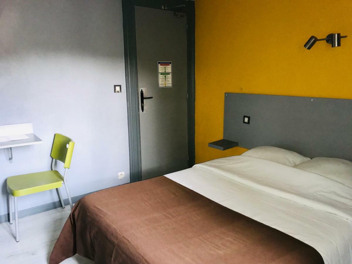 Hotel Le Fecamp Болбек Екстериор снимка