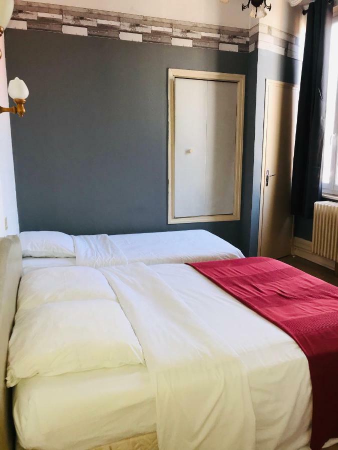 Hotel Le Fecamp Болбек Екстериор снимка